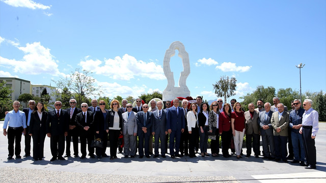 Şehit diplomatlar İzmir'de anıldı