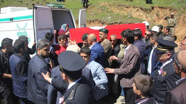 Şehitlerimizi uğurluyoruz