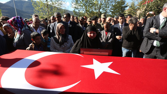 Şehitlerimizi uğurluyoruz