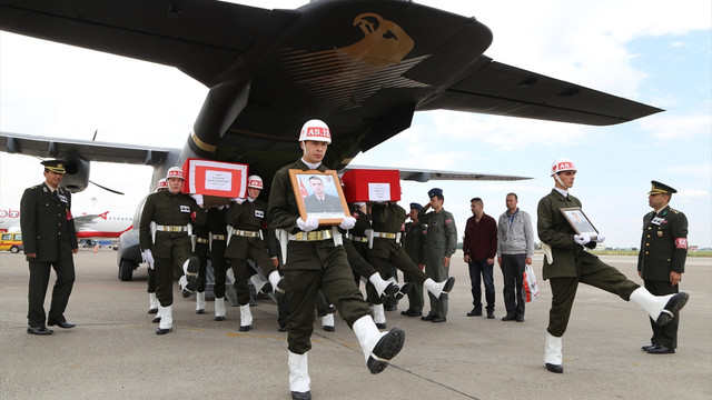 Şehitlerimizi uğurluyoruz