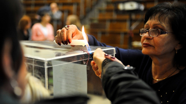 Sırbistan'da halk sandık başında