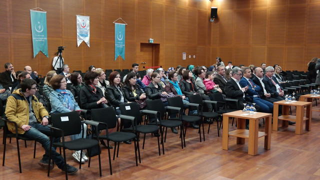 Şizofreni hastaları tiyatro oyunu sahneledi