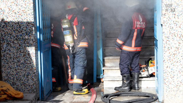 Sultanbeyli'de yangın