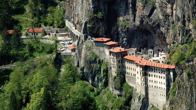 Tarihi manastır restore ediliyor