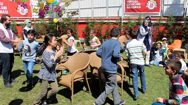 Suriyeli ve Türk öğrenciler çocuk bayramını bir arada kutladı