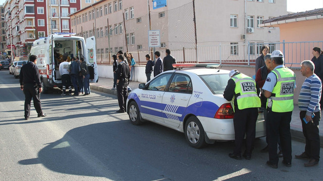 TEOG sınavına giderken otomobil çarptı