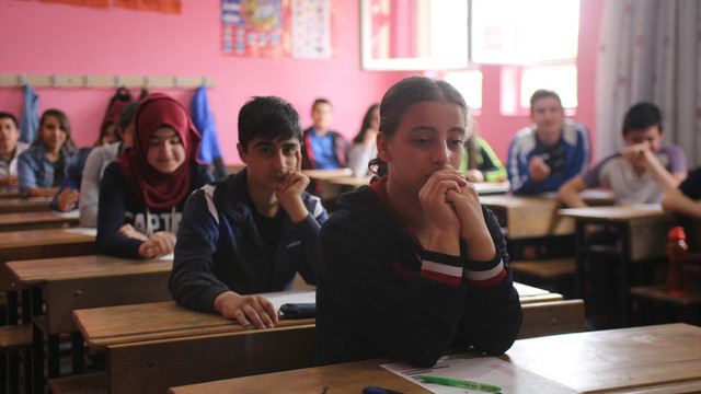 Terör mağduru öğrenciler TEOG sınavına girdi