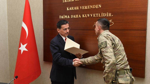 Terörle mücadelede başarılı personele ödül
