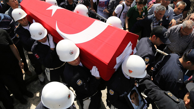 Tunceli'de zırhlı aracın devrilmesi