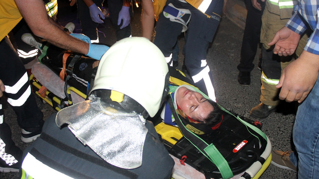 Manisa'da trafik kazası: 1 ölü, 26 yaralı