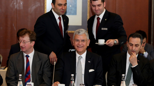 AB Bakanı Bozkır, Hahn ile görüştü