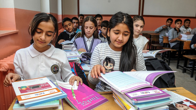 Van'da 490 kız okullu oldu