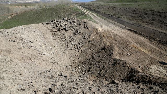 Vanda patlayıcı yüklü kamyonet ele geçirildi