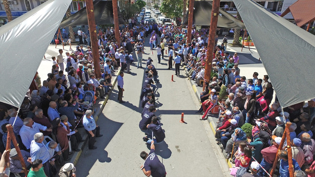 Yarıda kalan halat çekme yarışması tekrarlandı