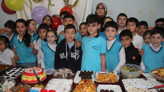 Yaşam mücadelesini kazanan öğrenciye sürpriz karşılama