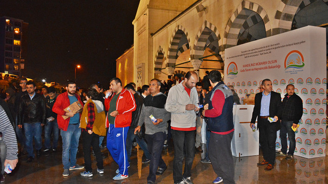 İstanbul İl Gıda Tarım ve Hayvancılık Müdürlüğünden süt ikramı