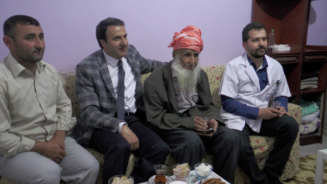 111 yaşındaki dedeye evde sağlık hizmeti
