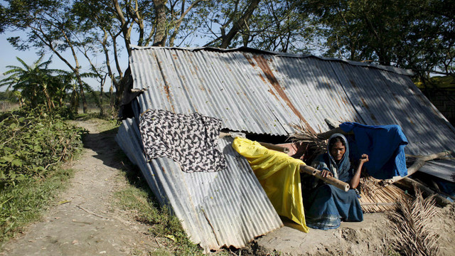 Bangladeş’i kasırga vurdu: 5 ölü