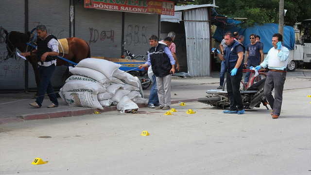 Adanada polise silahlı saldırı