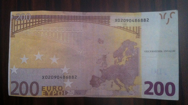 Adana'da sahte dövizle dolandırıcılık iddiası