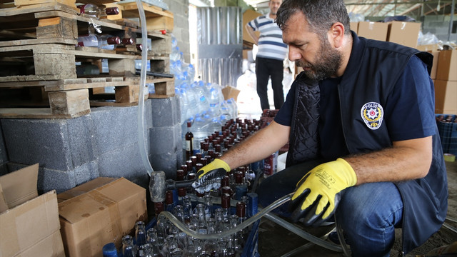 Adana'da sahte içki imalathanesine operasyon