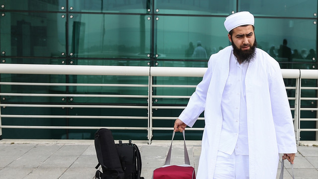 AK Parti 33 Roman vatandaşı Umreye gönderdi