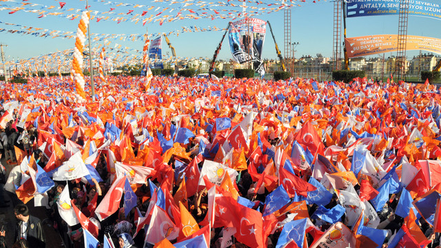 Ak Parti Genel Başkanı Perşembe günü belli olacak
