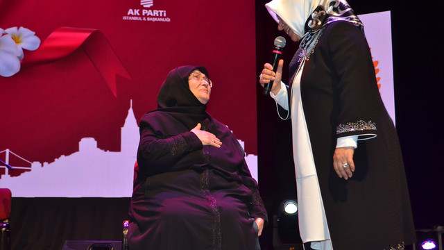 AK Parti'den Anneler Günü Etkinliği