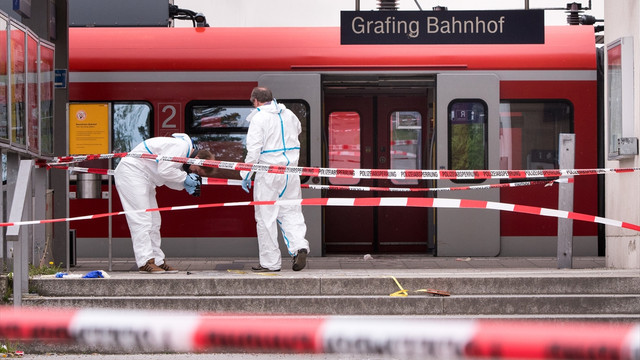 Almanyada bıçaklı saldırı: 1 ölü 3 yaralı