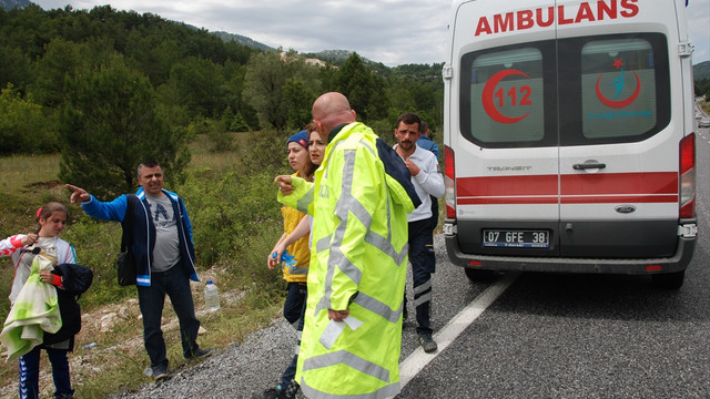 Antalya'da trafik kazaları: 14 yaralı