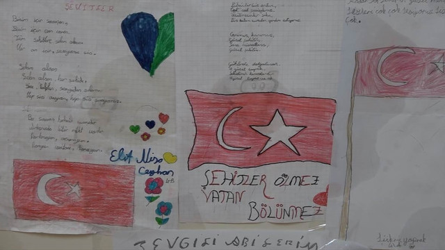 Asker abilerine destek için mektup yazdılar