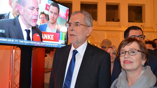 Avusturya'da aşırı sağcı Hofer, cumhurbaşkanı seçildi