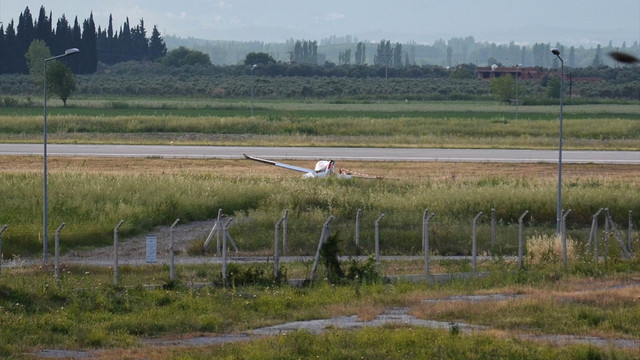 Balıkesir'de eğitim uçağı düştü
