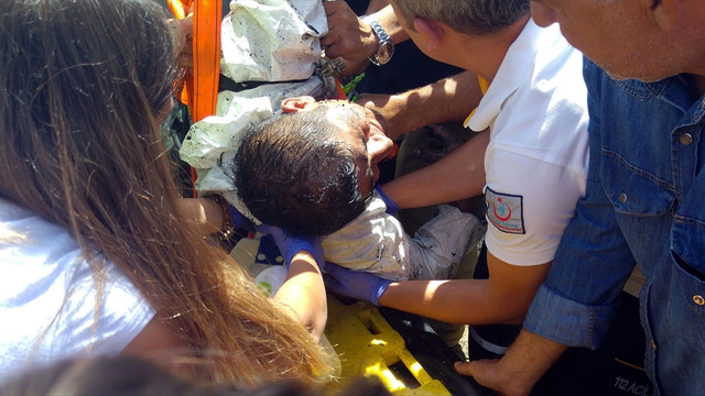 Balıkesir'de kanalizasyon terfi çukuruna düşen işçi kurtarıldı