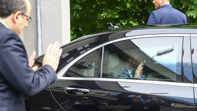 Başbakan Davutoğlu, YÖK Başkanı Saraç'ı ziyaret etti