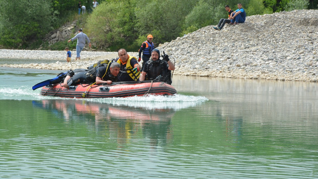 Batman Çayına düşen genç boğuldu