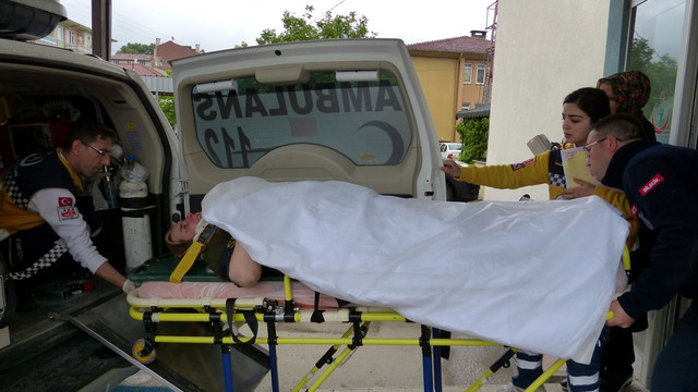 Bilecik'te otomobil şarampole devrildi: 5 yaralı