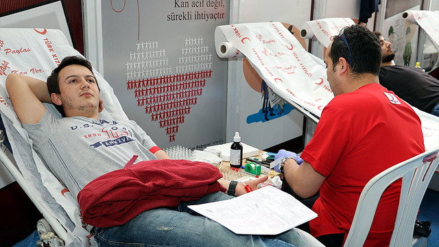 Bir günde 1453 ünite kan toplandı