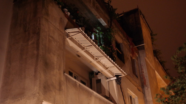 Bursada balkondan düşen kişi öldü