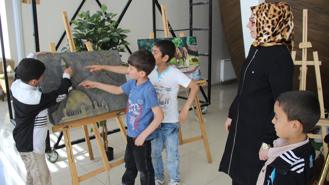 Çemberimde Gül Oya sergisi Ağrı'da