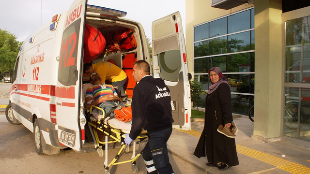 Çubuk’ta trafik kazası nedeniyle kavga çıktı: 6 yaralı