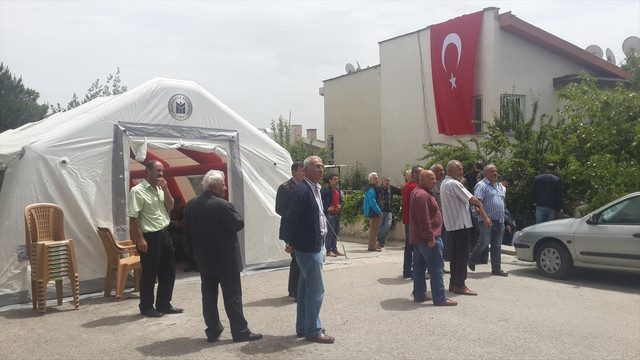 Pilot Üsteğmen Abikebahşinin Ankaradaki evine acı haber ulaştı