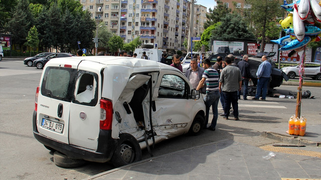 Diyarbakır'da trafik kazası: 4 yaralı