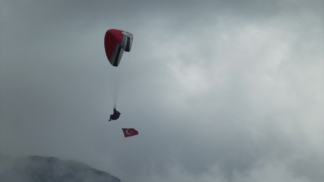 Elazığ'da Bisiklet Yarışı ve Yamaç Paraşütü Şenliği