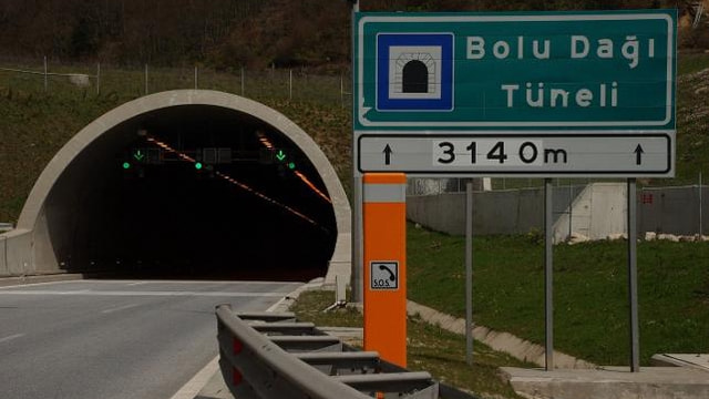 Bolu Dağı Tünelinin Ankara yönü ulaşıma kapatıldı
