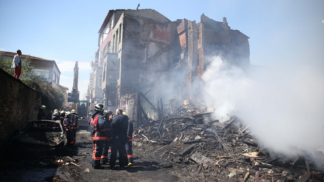 Fatihteki yangın kontrol altına alındı