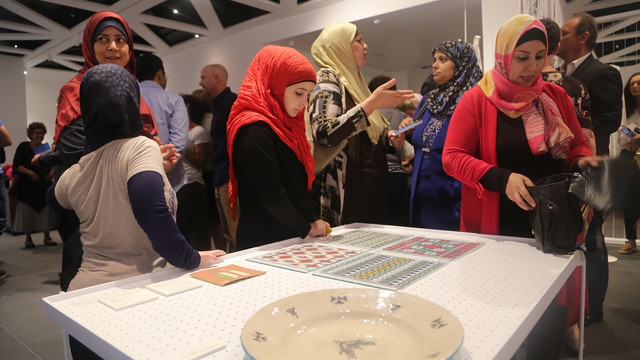 Filistin tarih ve kültürünü anlatan Dikişler sergisi Beyrut'ta açıldı