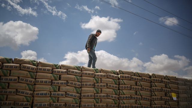 Gazze'ye çimento girişine izin