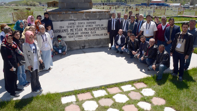Ankaralı gençlerden Sarıkamış şehitliklerine anlamlı ziyaret