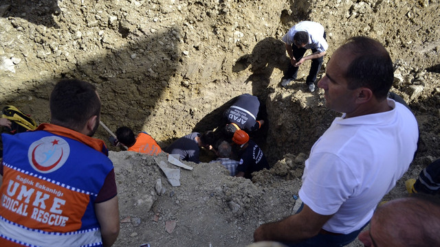 Göçük altında kalan işçi kurtarıldı